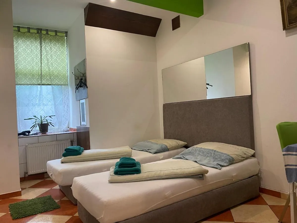 Viktoria Artur Hostel Vienna