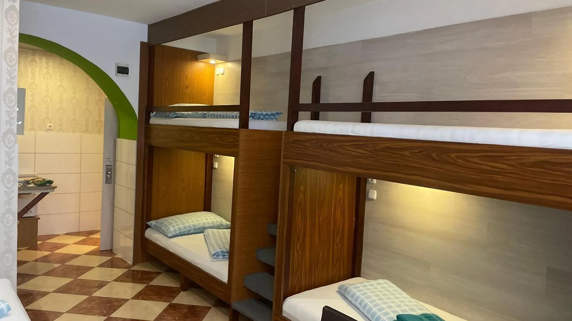 Viktoria Artur Hostel Wenen