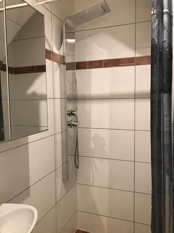 Viktoria Artur Hostel Wenen 0*,