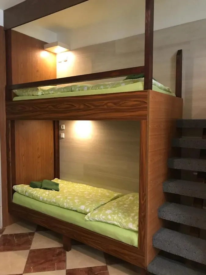 Viktoria Artur Hostel Vienna