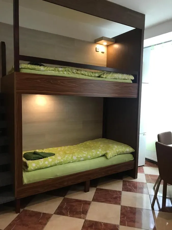 Viktoria Artur Hostel Wenen